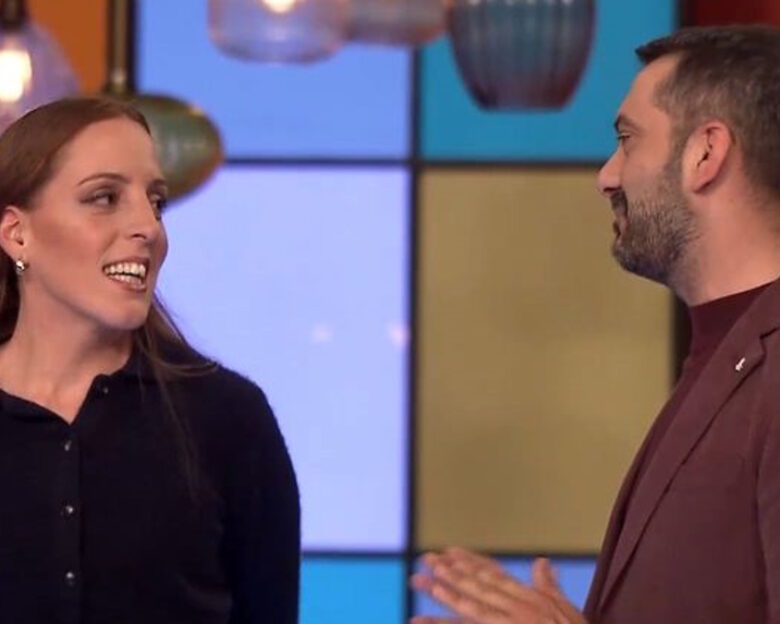 Η Σπυριδούλα Καραμπουτάκη με τον Λεωνίδα Κουτσόπουλο στο πλατό του MasterChef