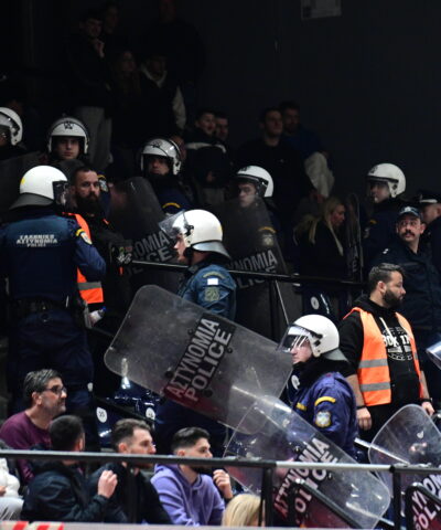 Τα ΜΑΤ στη Γλυφάδα