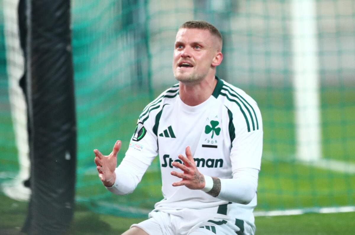 Ο Μαξ με τη φανέλα του Παναθηναϊκού