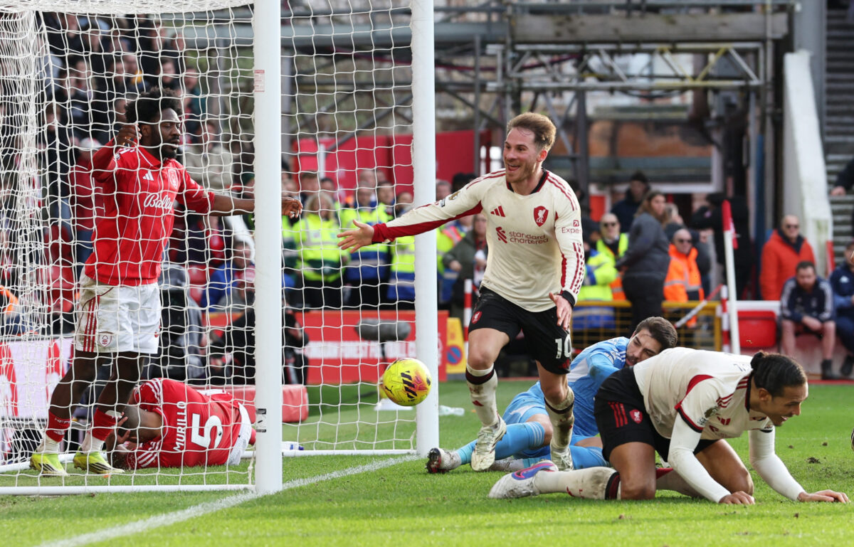 Ο ΜακΚάλιστερ πανηγυρίζει το γκολ της Λίβερπουλ