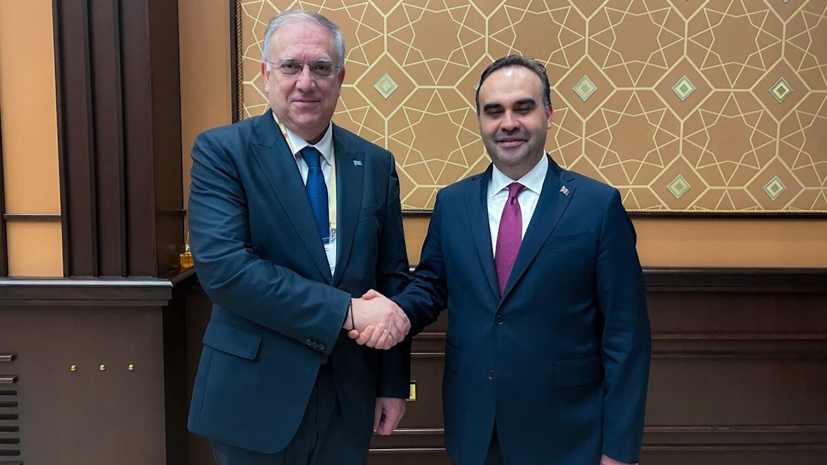 Ο Τάκης Θεοδωρικάκος και ο Μεχμέτ Φατίχ Κατζίρ