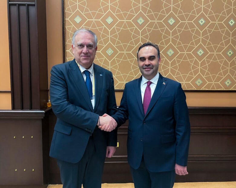 Ο Τάκης Θεοδωρικάκος και ο Μεχμέτ Φατίχ Κατζίρ