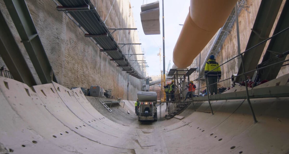 Άποψη από τη διάνοιξη της σήραγγας