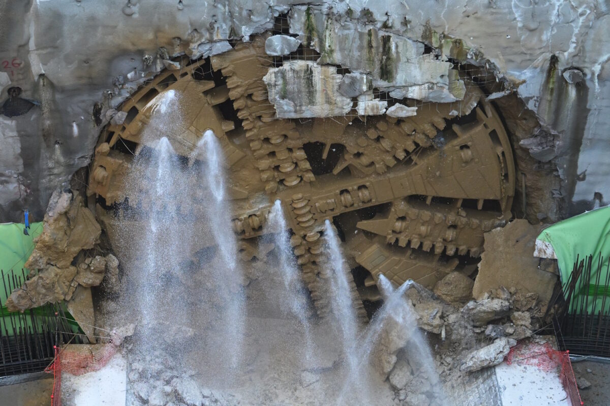 Ο μετροπόντικας έφτασε στον Ευαγγελισμό