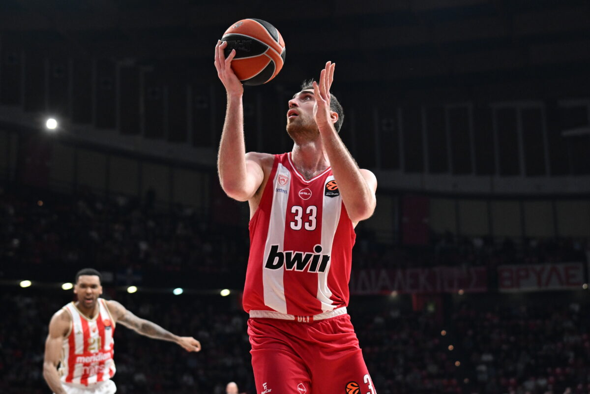 Ο Μιλουτίνοφ