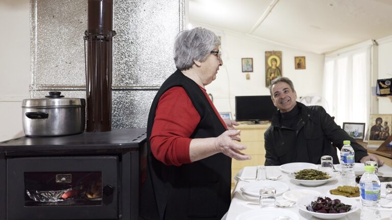 Η «κυρά του Δέλτα» για την συνάντηση με τον Μητσοτάκη: Δοκίμασε ντολμαδάκια αλλά τον ενθουσίασε το χέλι