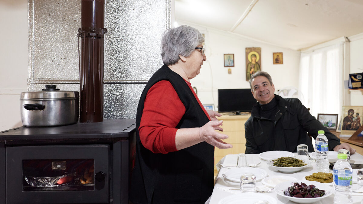 Μητσοτάκης τραπέζι