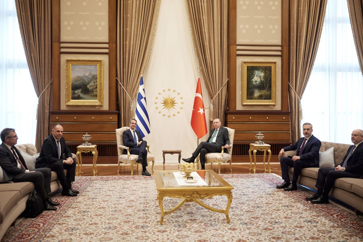 mitsotakiserdogan2 Στιγμιότυπο από την επίσημη επίσκεψη του πρωθυπουργού Κυριάκου Μητσοτάκη στην Άγκυρα, κατά τη συνάντησή του με τον πρόεδρο της Τουρκίας Ρετζέπ Ταγίπ Ερντογάν (Πηγή φωτογραφίας: ΓΤ Πρωθυπουργού)