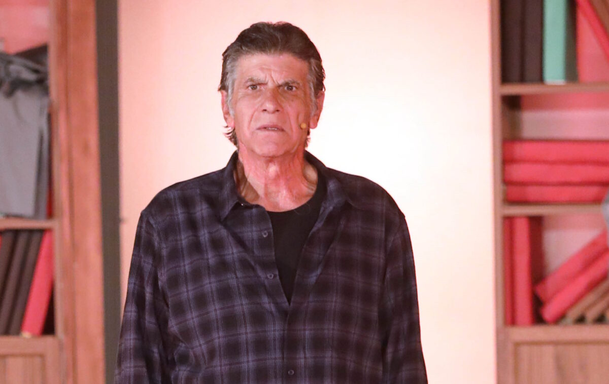 Γιάννης Μπέζος