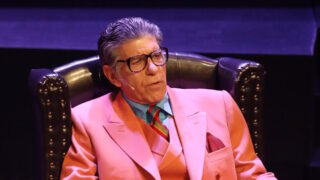 Γιάννης Μπέζος