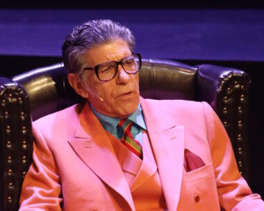 Γιάννης Μπέζος