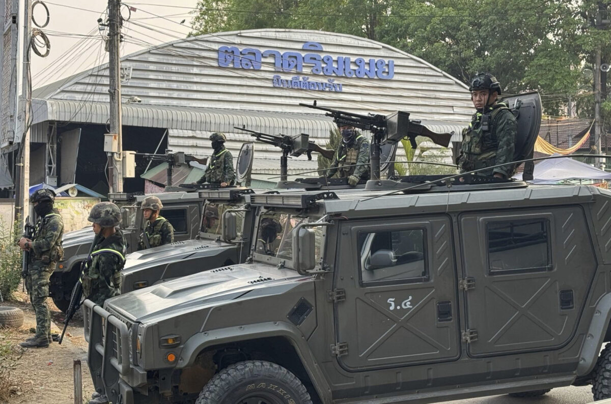 12 April 2024, Thailand, Mae Sot: Thai soldiers and military vehicles stand in Mae Sot town on the border between Myanmar and Thailand after the KNLA and its allied forces fully occupied Myawaddy (Best quality available). Photo by: Ajhan Toe/picture-alliance/dpa/AP Images