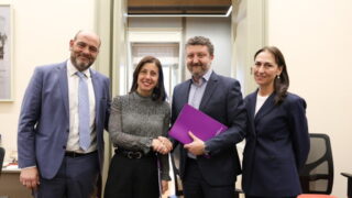 ΕΚΚΟΜΕΔ - Netflix