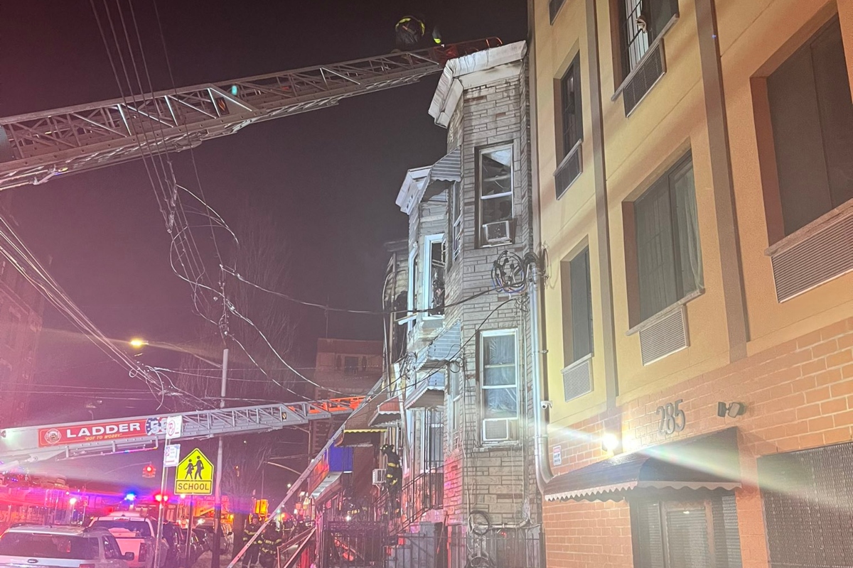 Φωτιά στη Νέα Υόρκη