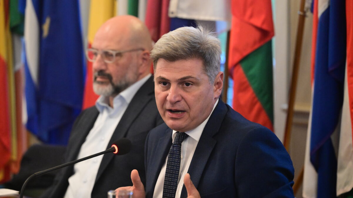 Νικόλας Φαραντούρης