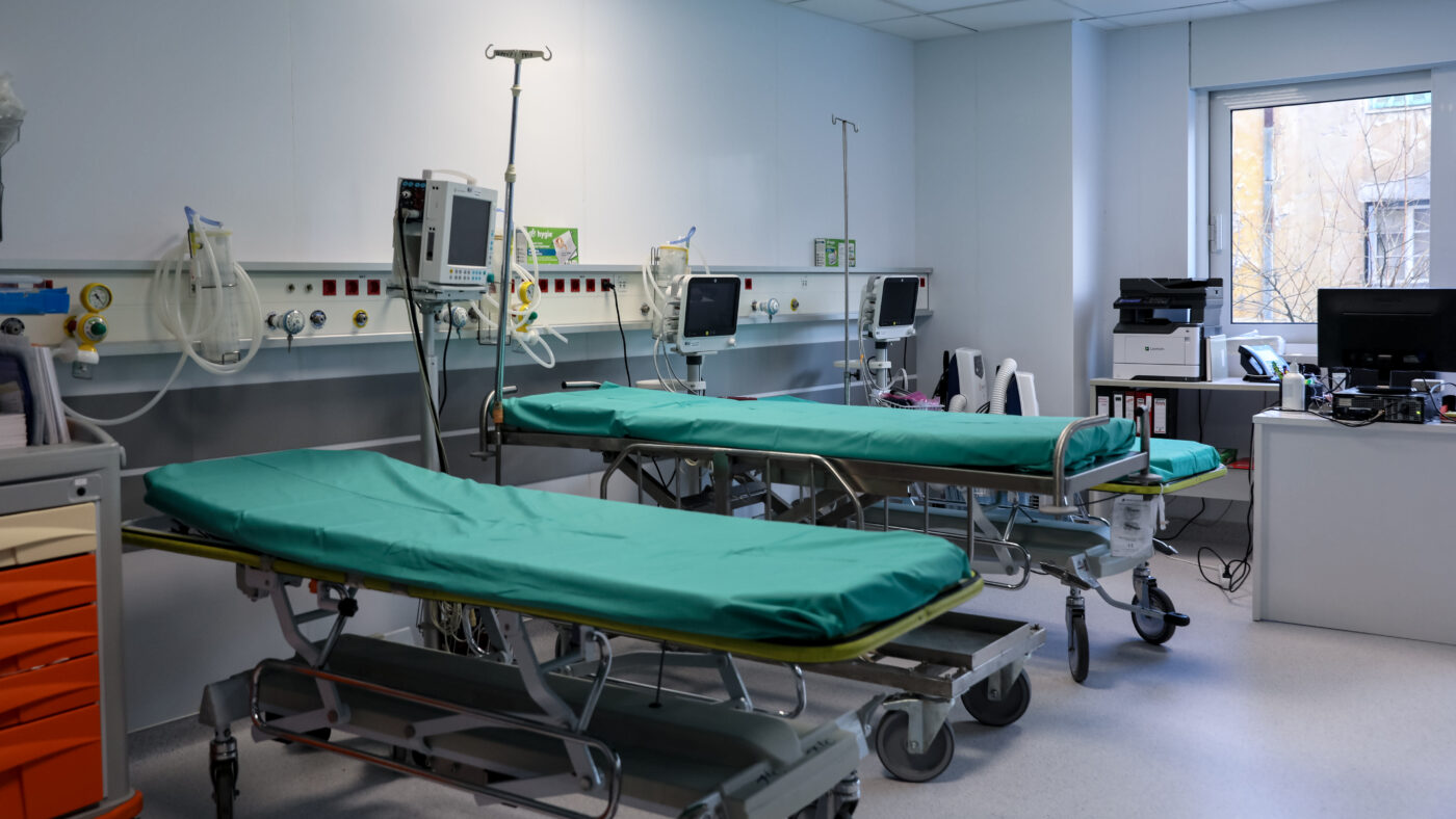 κρεβάτια νοσοκομείου