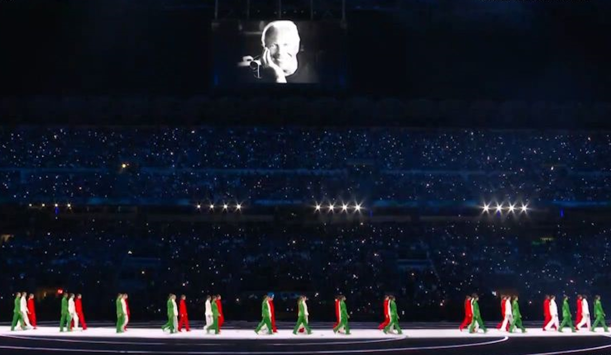 Αφιέρωμα στη μνήμη του κορυφαίου σχεδιαστή, Τζόρτζιο Αρμάνι στην τελετή έναρξης των Χειμερινών Ολυμπιακών Αγώνων 2026 Μιλάνο-Κορτίνα