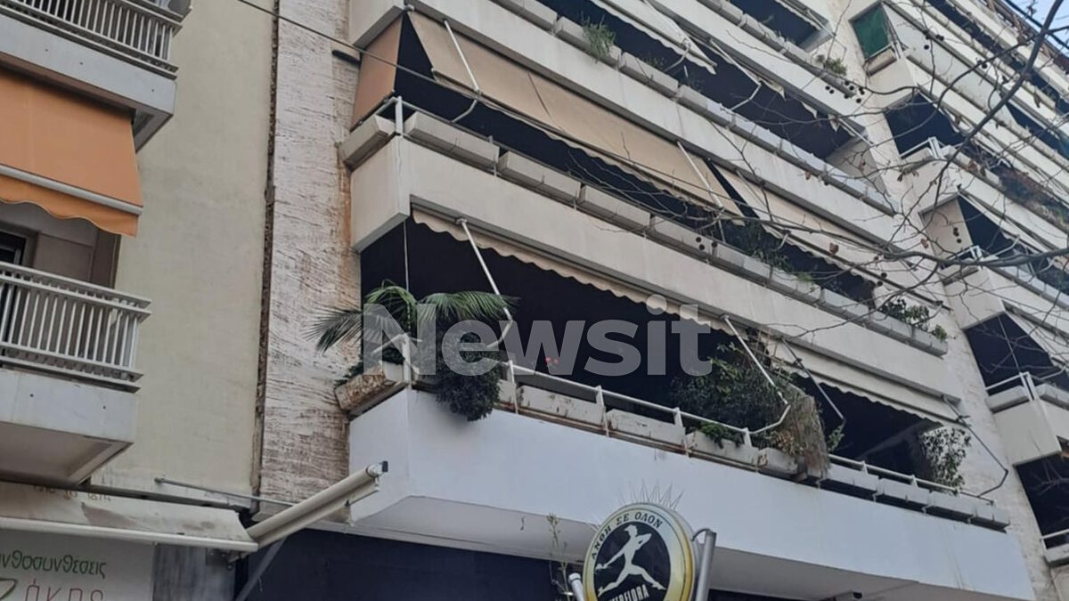 Η πολυκατοικία στο Παλαιό Φάληρο