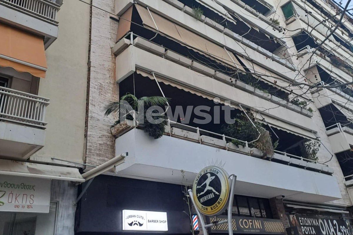 Η πολυκατοικία στο Παλαιό Φάληρο