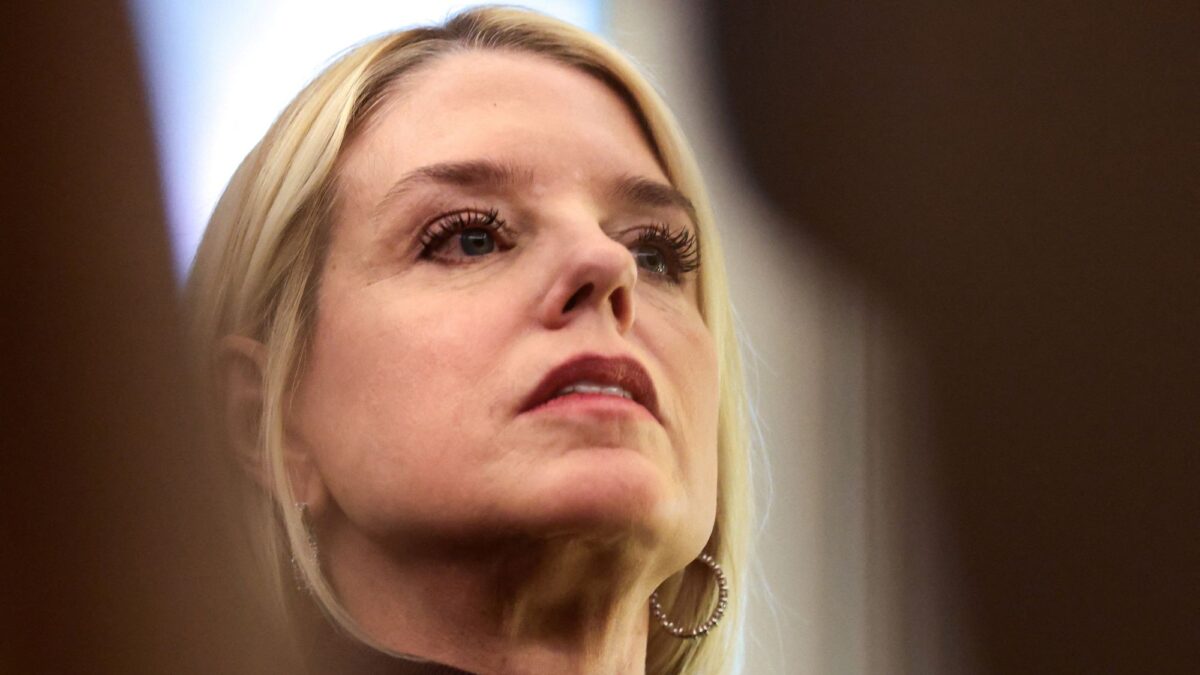 Η υπουργός Δικαιοσύνης της κυβέρνησης Τραμπ, Παμ Μπόντι