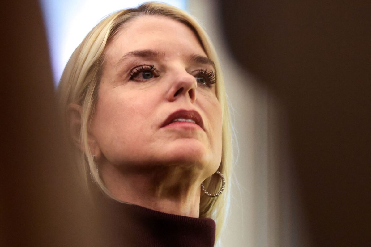 Η υπουργός Δικαιοσύνης της κυβέρνησης Τραμπ, Παμ Μπόντι