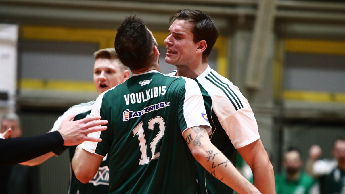 Γκάζμαν και Βουλκίδης πανηγυρίζουν έναν πόντο του Παναθηναϊκού