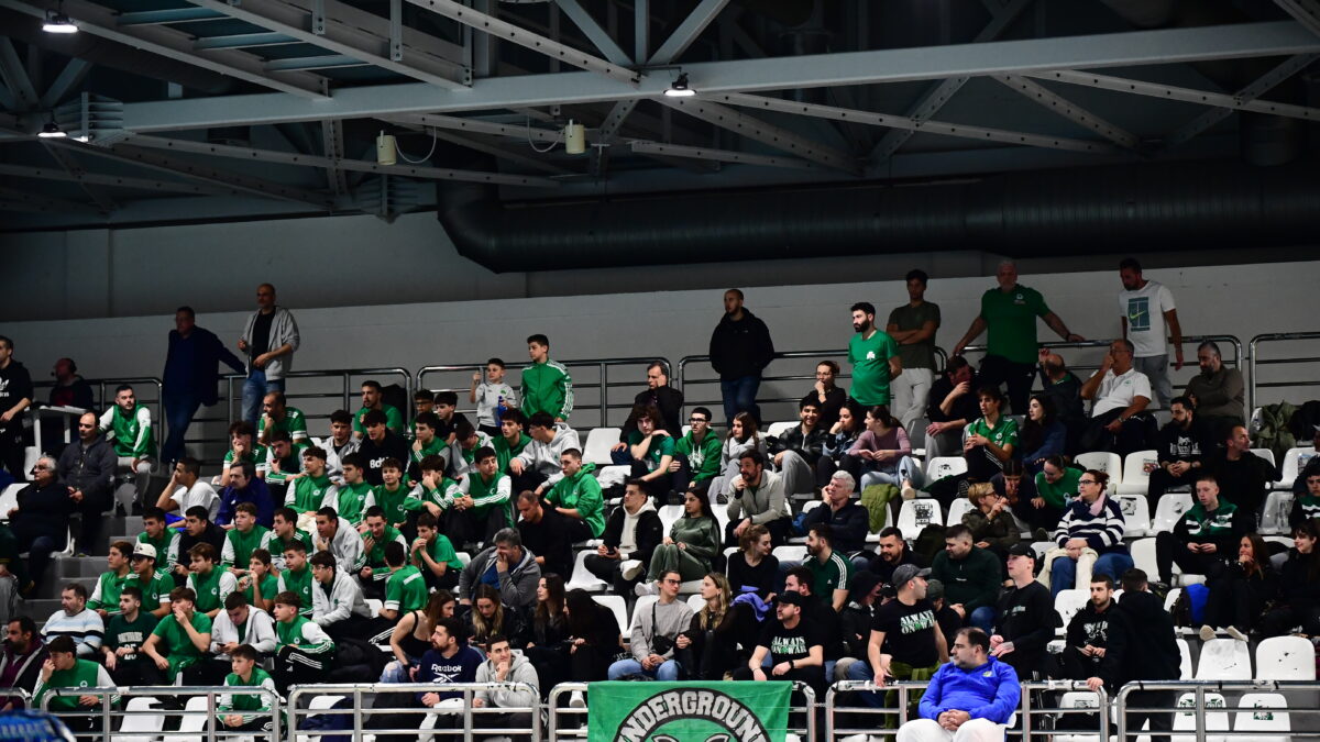 Οι οπαδοί του Παναθηναϊκού σε αγώνα πόλο ανδρών (ΔΗΜΗΤΡΗΣ ΜΠΙΡΝΤΑΧΑΣ