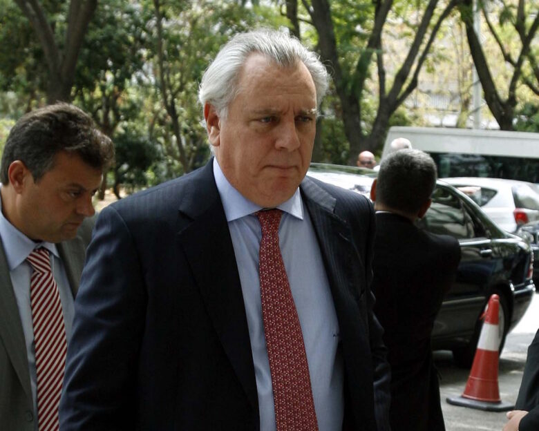 Ο Αναστάσης Παπαληγούρας