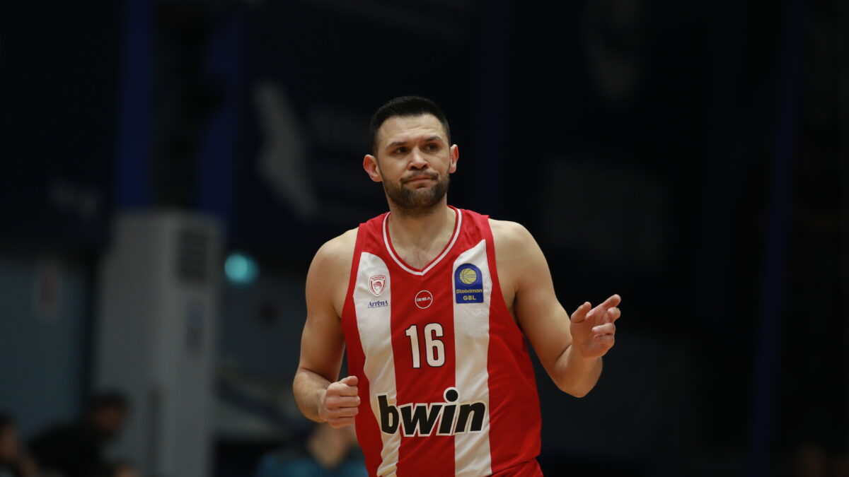 Ο Κώστας Παπανικολάου