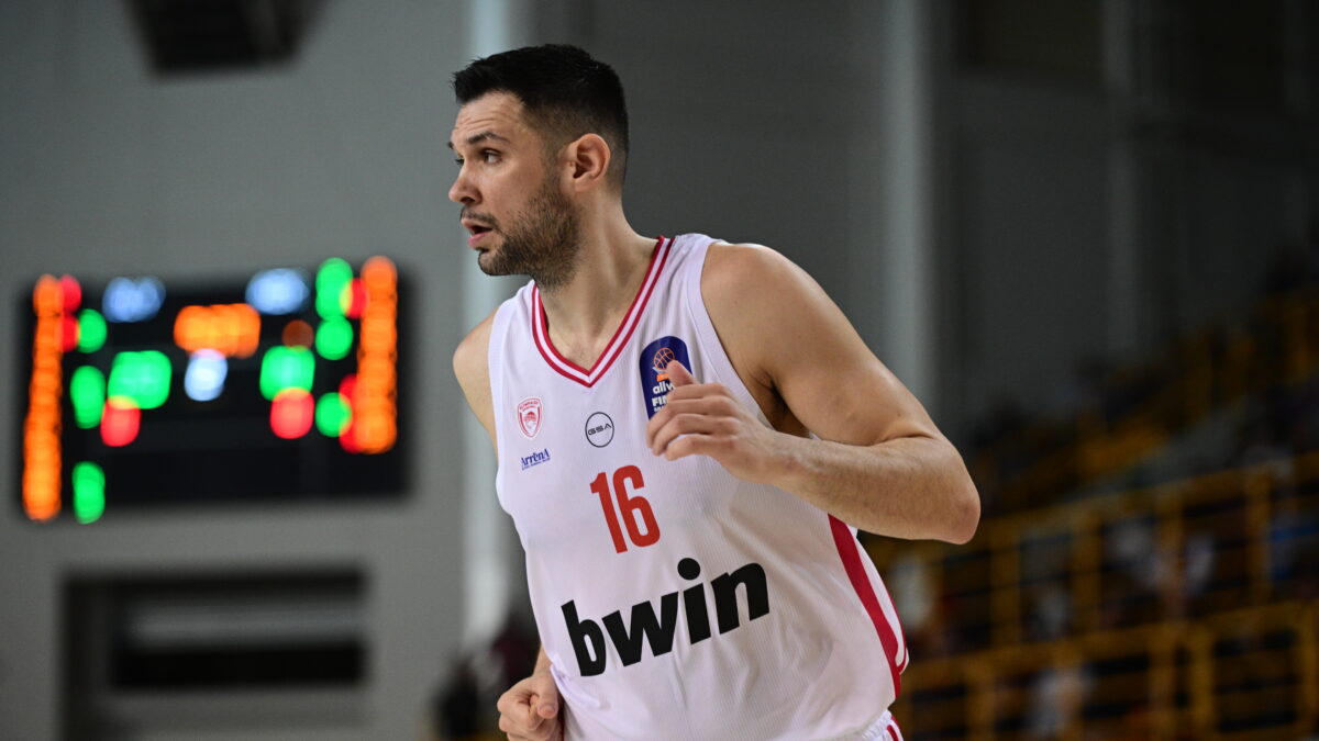 Ο Κώστας Παπανικολάου