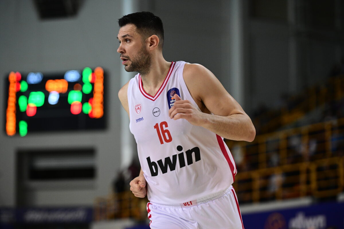 Ο Κώστας Παπανικολάου