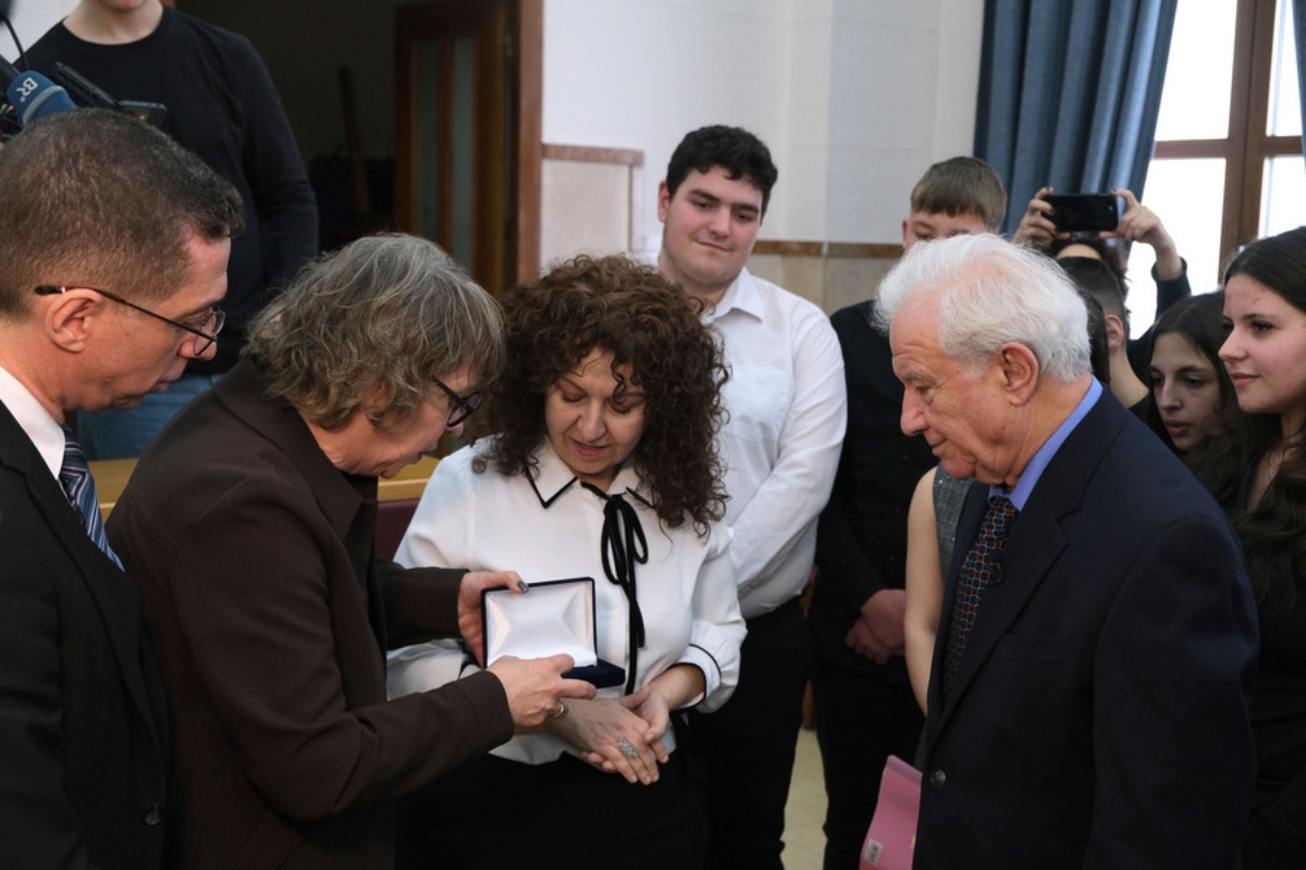 Δαχτυλίδια κρατουμένου σε γερμανικό στρατόπεδο συγκέντρωσης, παραδίδονται στους κληρονόμους του