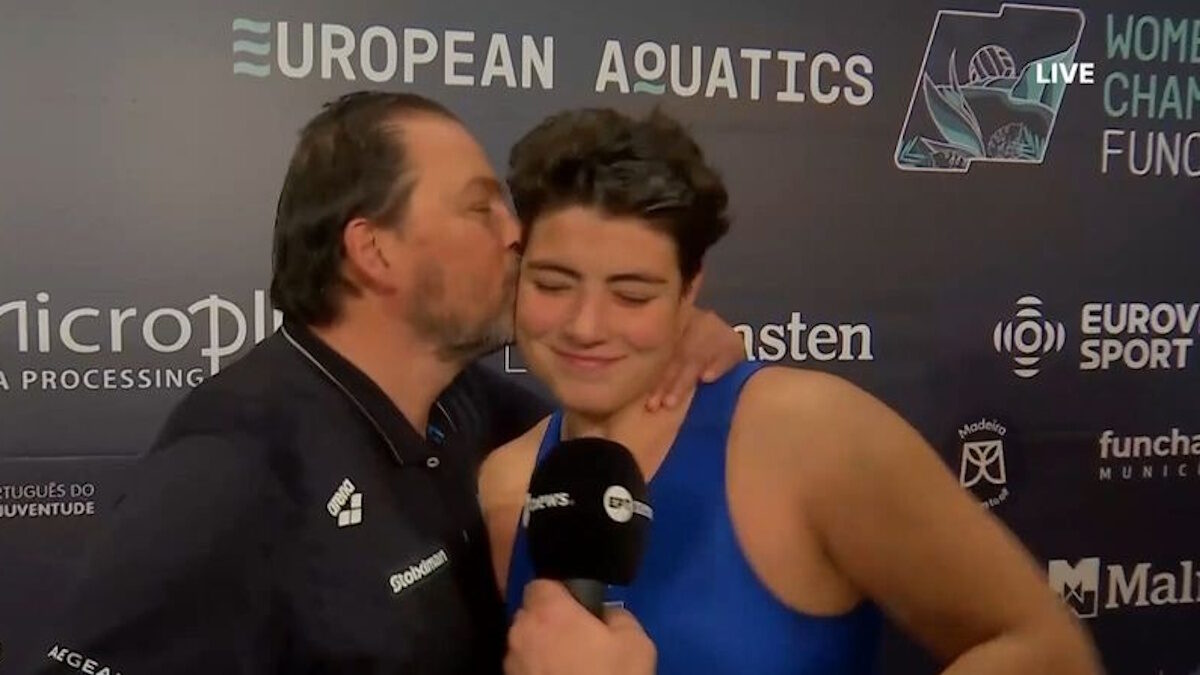 Το φιλί του Χάρη Παυλίδη στη Μαρία Μυριοκεφαλιτάκη: «Έχει ακούσει τα περισσότερα επειδή την αγαπώ πιο πολύ από όλους»