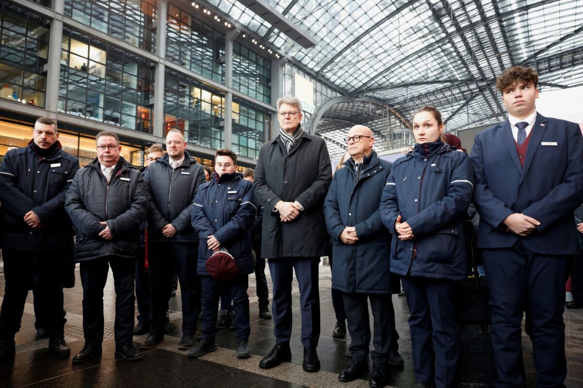 Ενός λεπτού σιγλη για τον ελεγκτή Σερκάν Σ.