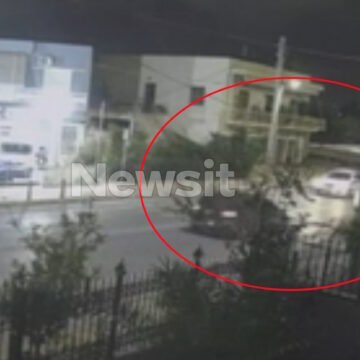 Οι απαγωγείς συναντούν περιπολικό στον δρόμο