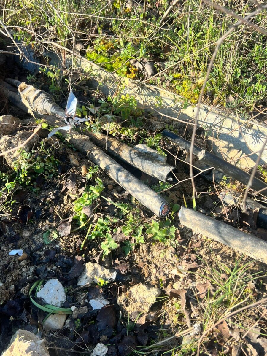 Κομμένα καλώδια