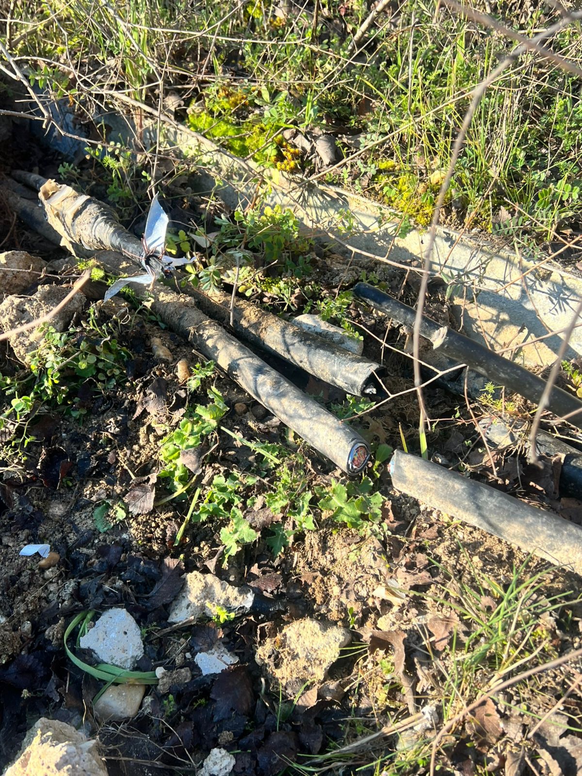 Κομμένα καλώδια