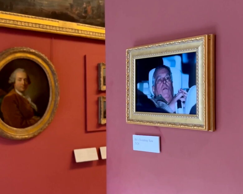 Η φωτογραφία του έκπτωτου πρίγκιπα Αντριου στο Λούβρο