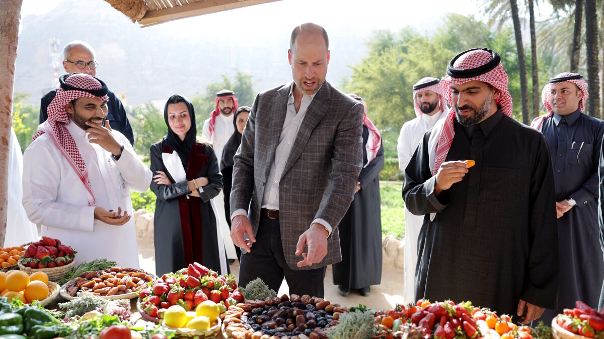 Ο πρίγκιπας Γουίλιαμ στην όαση Αλούλα της Σαουδικής Αραβίας