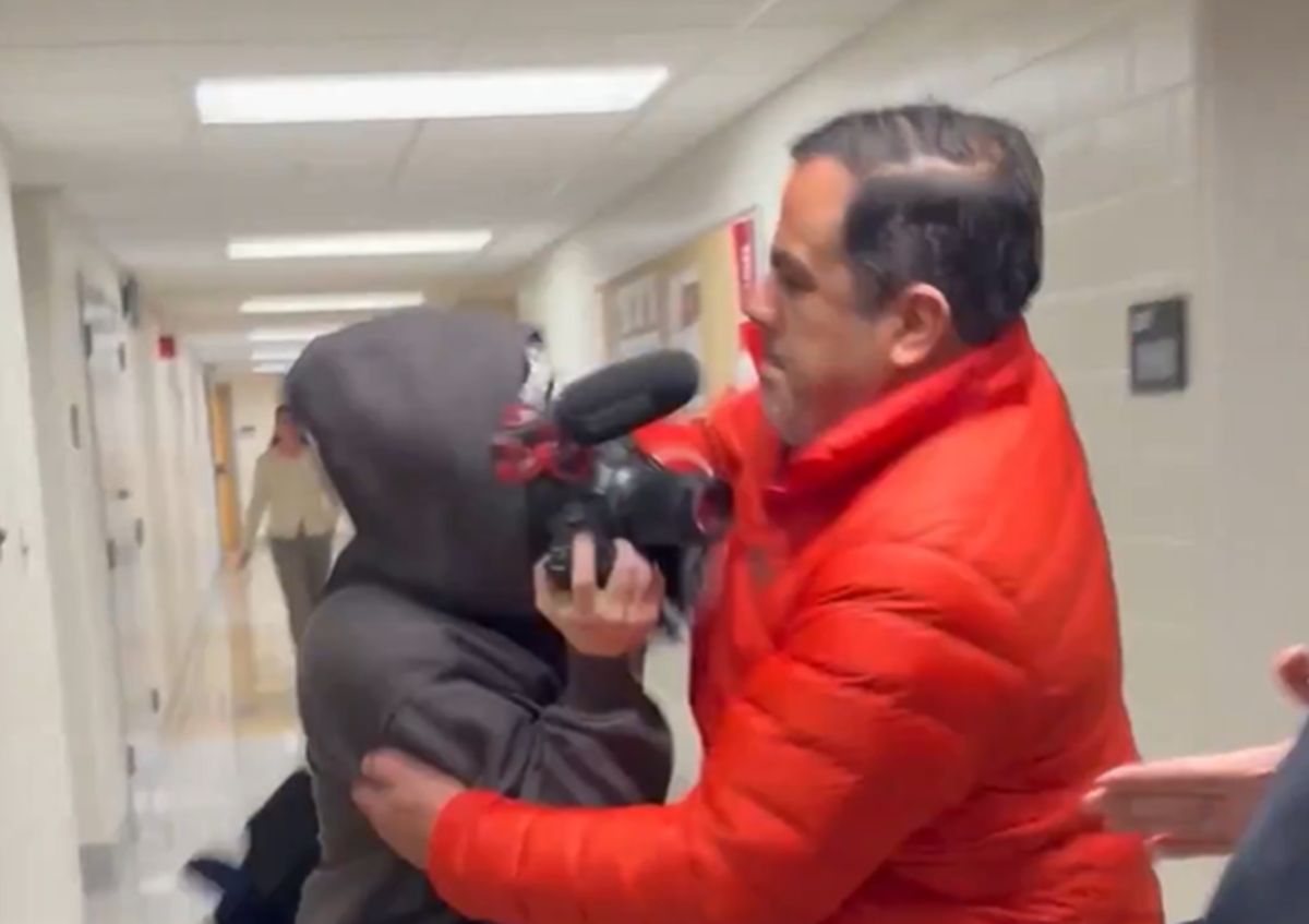 Άγρια επίθεση καθηγητή σε δημοσιογράφο