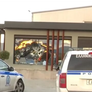 Ο Ρουβίκωνας παραδέχθηκε την επίθεση σε λάθος εταιρεία αλλά δεν ζήτησε συγγνώμη – «Έγινε λάθος, θα τους αποζημιώσουμε»