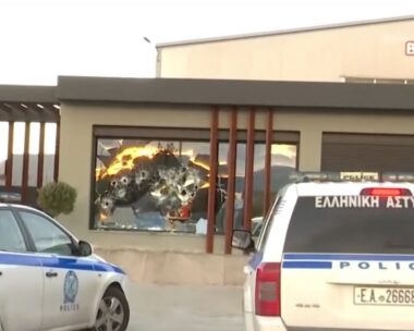 Ο Ρουβίκωνας παραδέχθηκε την επίθεση σε λάθος εταιρεία αλλά δεν ζήτησε συγγνώμη – «Έγινε λάθος, θα τους αποζημιώσουμε»