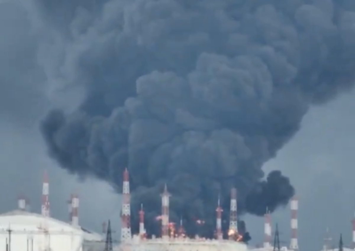 Η φωτιά στον αγαωγό πετρελαίου