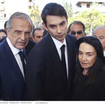Ο Αντώνης Σαμαράς με τον γιο και την σύζυγό του