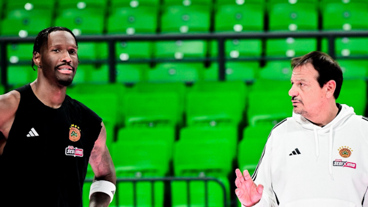 Ο Χέιζ Ντέιβις με τον Εργκίν Αταμάν