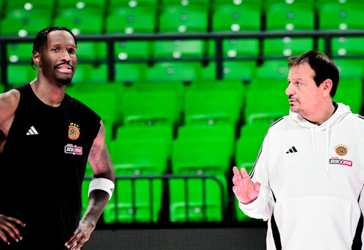 Ο Χέιζ Ντέιβις με τον Εργκίν Αταμάν