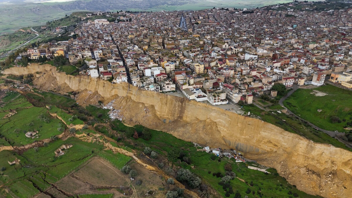 Η «γραμμή» της κατολίσθησης μήκους περίπου 4 χιλιομέτρων