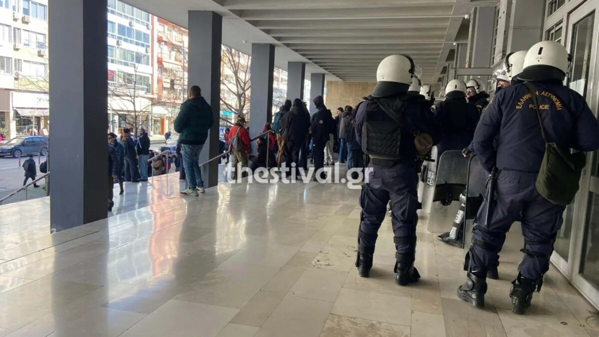 ΑΠΘ: Στα δικαστήρια οι 38 συλληφθέντες από την επιχείρηση στην Πολυτεχνική Σχολή – Δείτε βίντεο