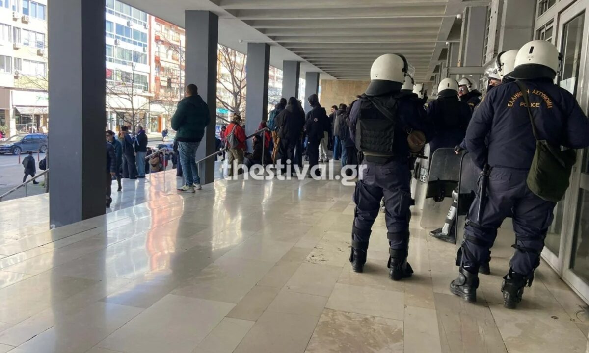 ΑΠΘ: Στα δικαστήρια οι 38 συλληφθέντες από την επιχείρηση στην Πολυτεχνική Σχολή – Δείτε βίντεο