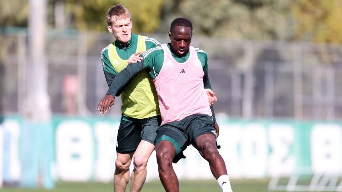 Ο Σισοκό στην προπόνηση του Παναθηναϊκού